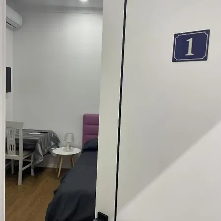 Suitable * 地拉那